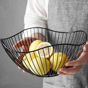 سلة فواكه معدنية سلكية باللون الأسود – تصميم عصري للتخزين والتقديم