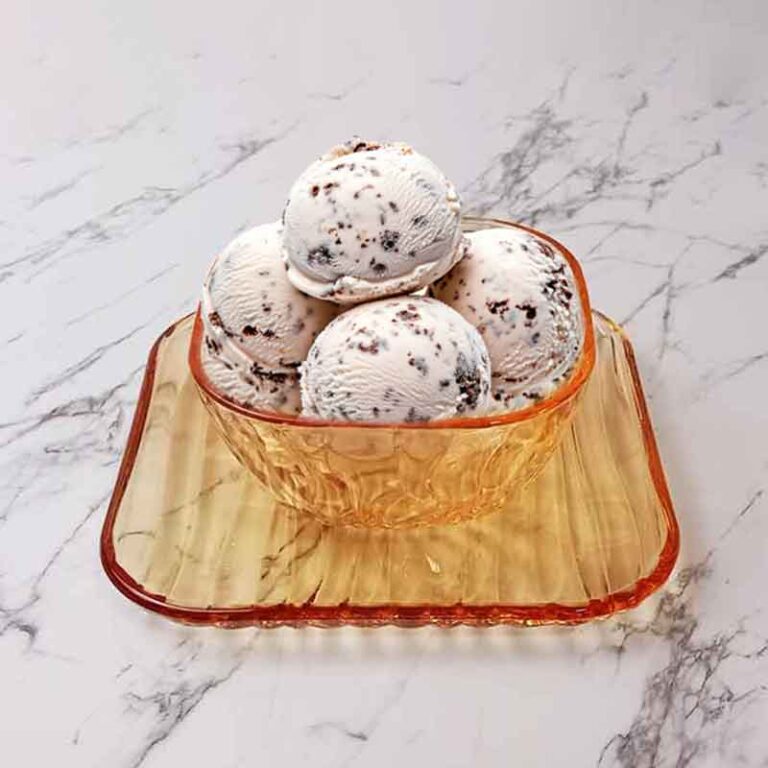 طقم زبادي زجاجي فاخر مع صحون – تصميم مربع – 12 قطعة – نقش معرق