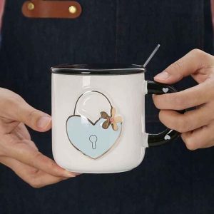 كوب سيراميك بغطاء وملعقة "Love Unlock" سعة 350 مل