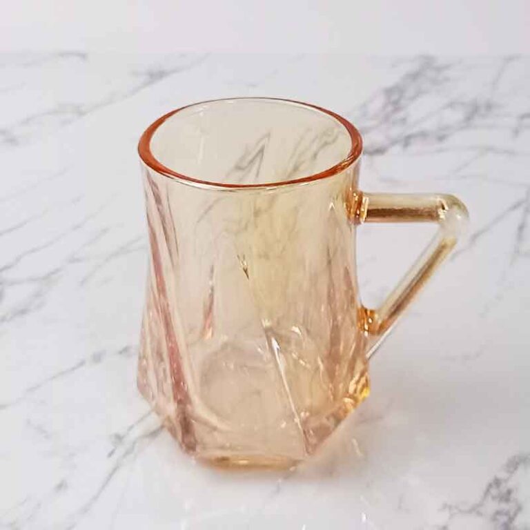 طقم كاسات شاي زجاجية مضلعة 12 قطعة بلون عسلي