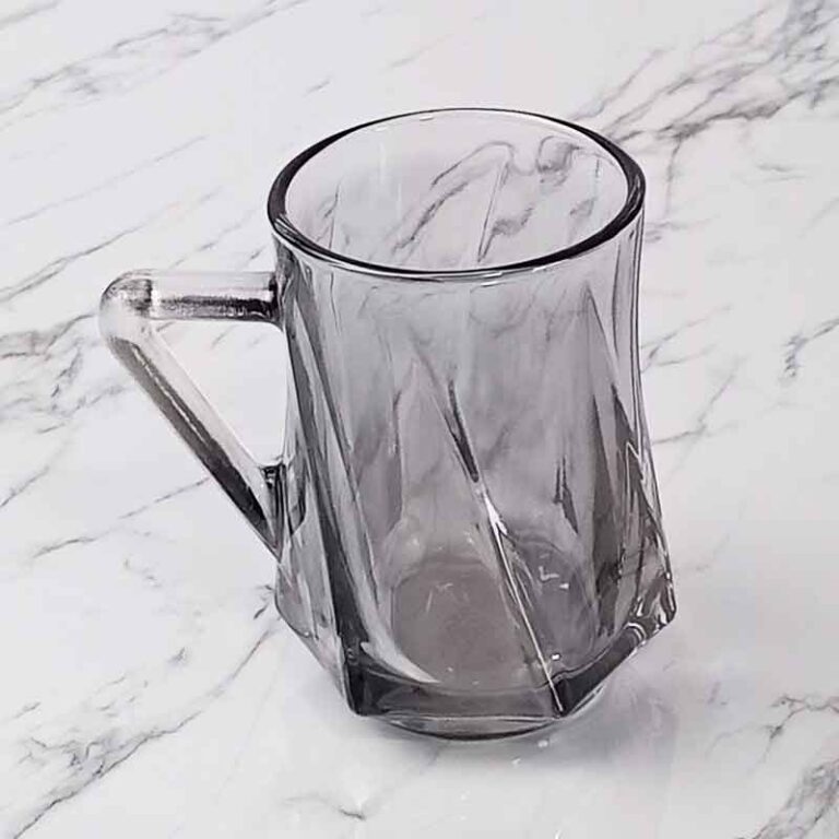 طقم كاسات شاي زجاجية مضلعة 12 قطعة بلون أسود